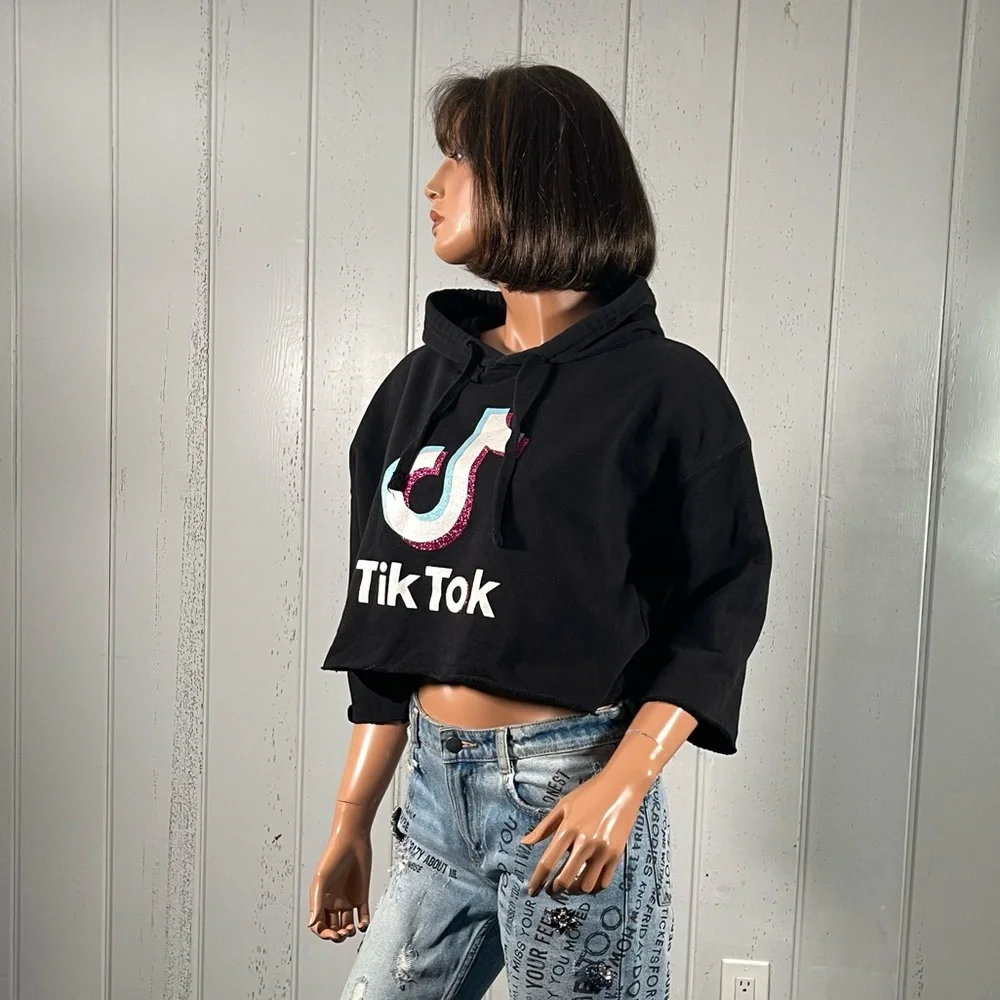 Tik Tok Women's Black Logo Cropped  Hoodie Short Sleeve Sz S